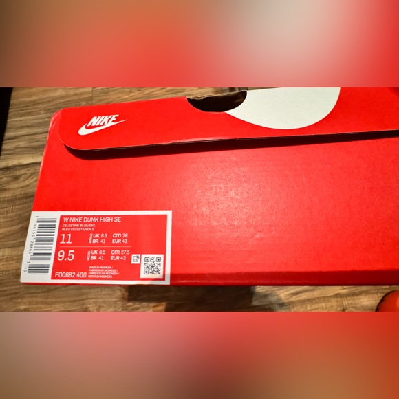 Nike Dunks - Picture 6 of 10